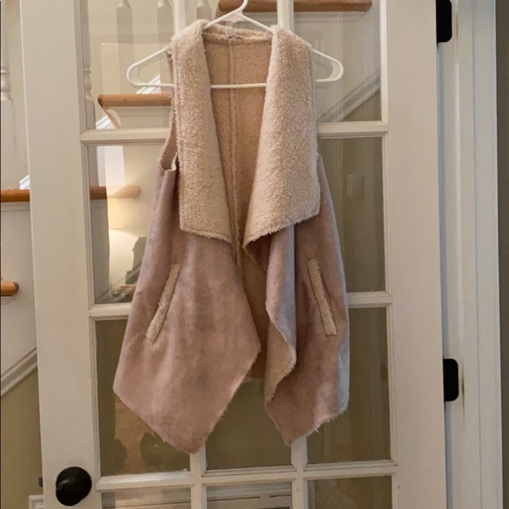 Drape front, Sherpa lined vest